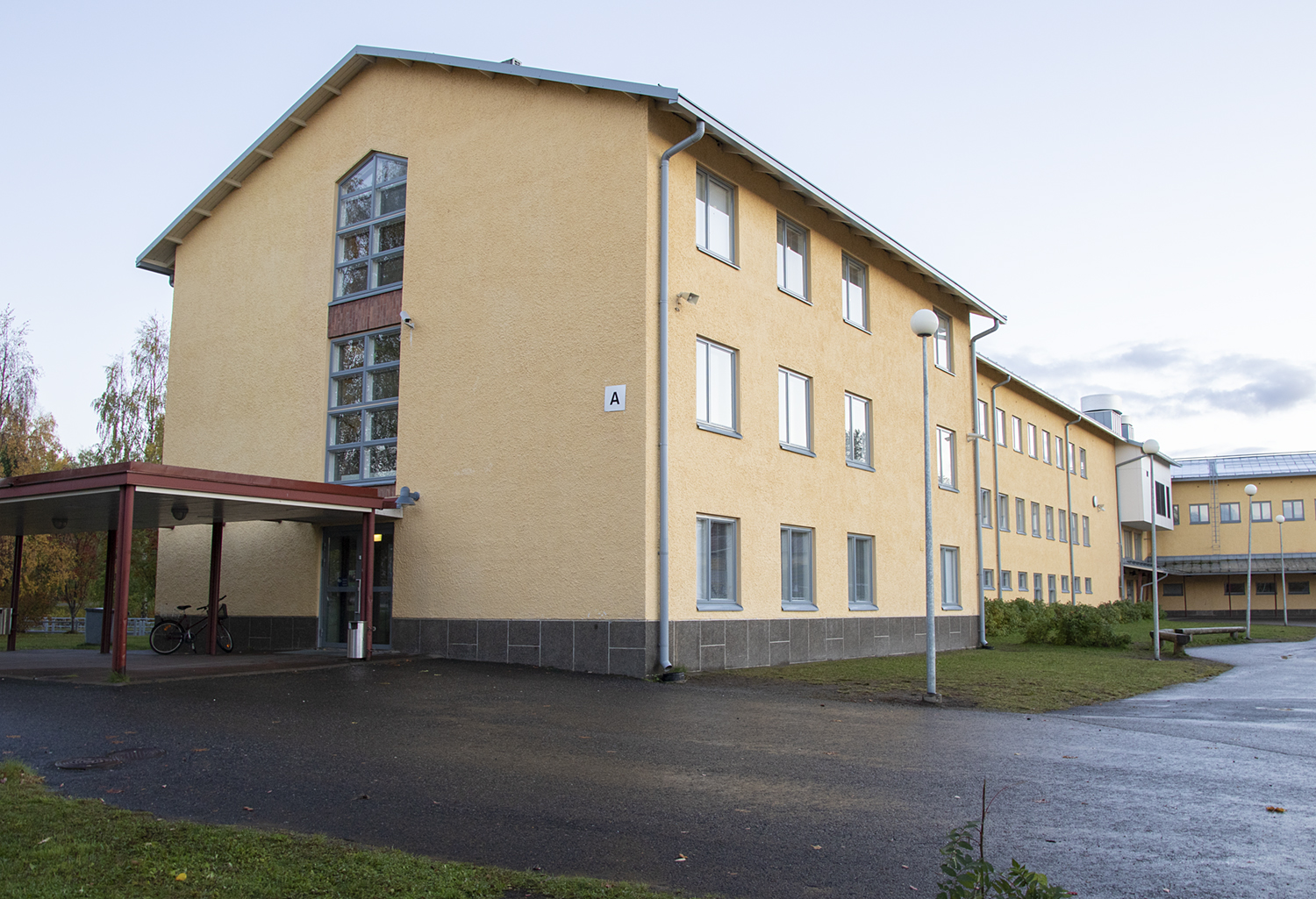 Kirkonkylän koulurakennus